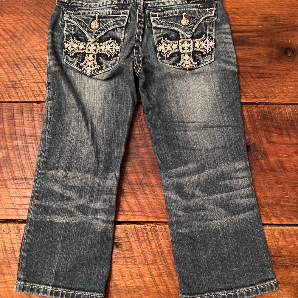 Girls size 12 miss me capris with cross pockets!